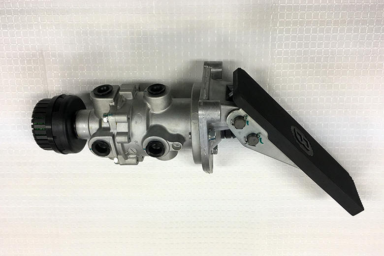 機関車　ブレーキバルブ Amazon.co.jp: 国鉄 鉄道 蒸気機関車部品 ハンドルブレーキ SL